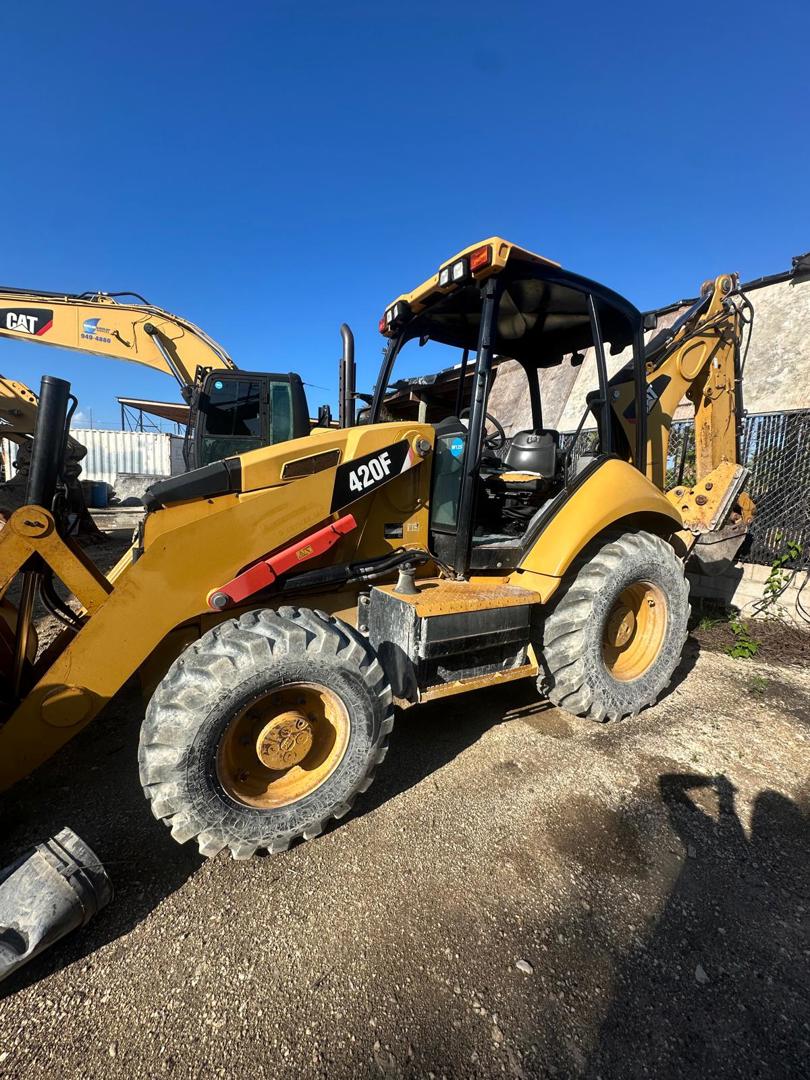 420F Caterpillar Backhoe - ecay