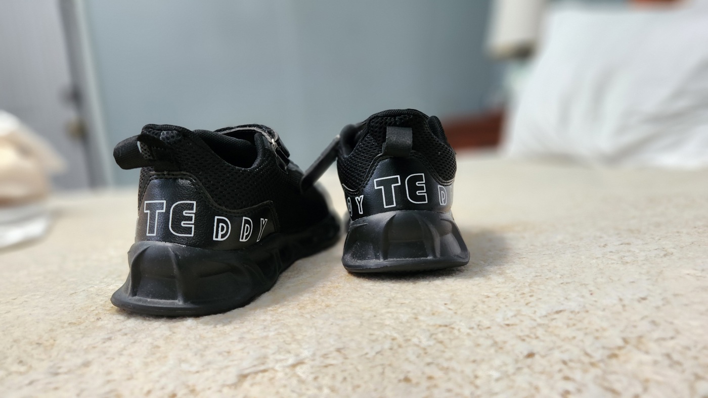 Black Sneakers - New - ecay