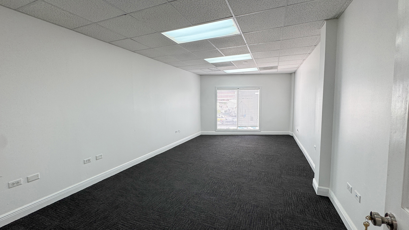 CENTURY 21 | WATERFRONT CENTRE ALL-INCLUSIVE OFFICE SUITES - ecay
