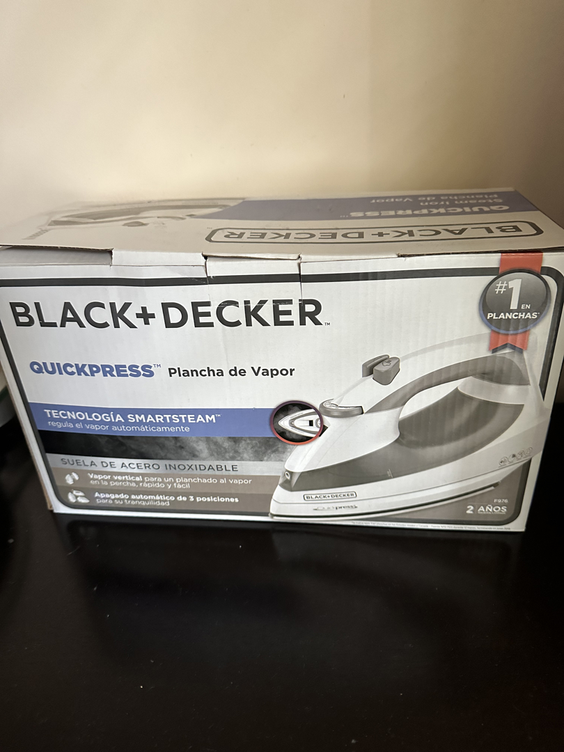 Black & Decker F976 Steam Iron