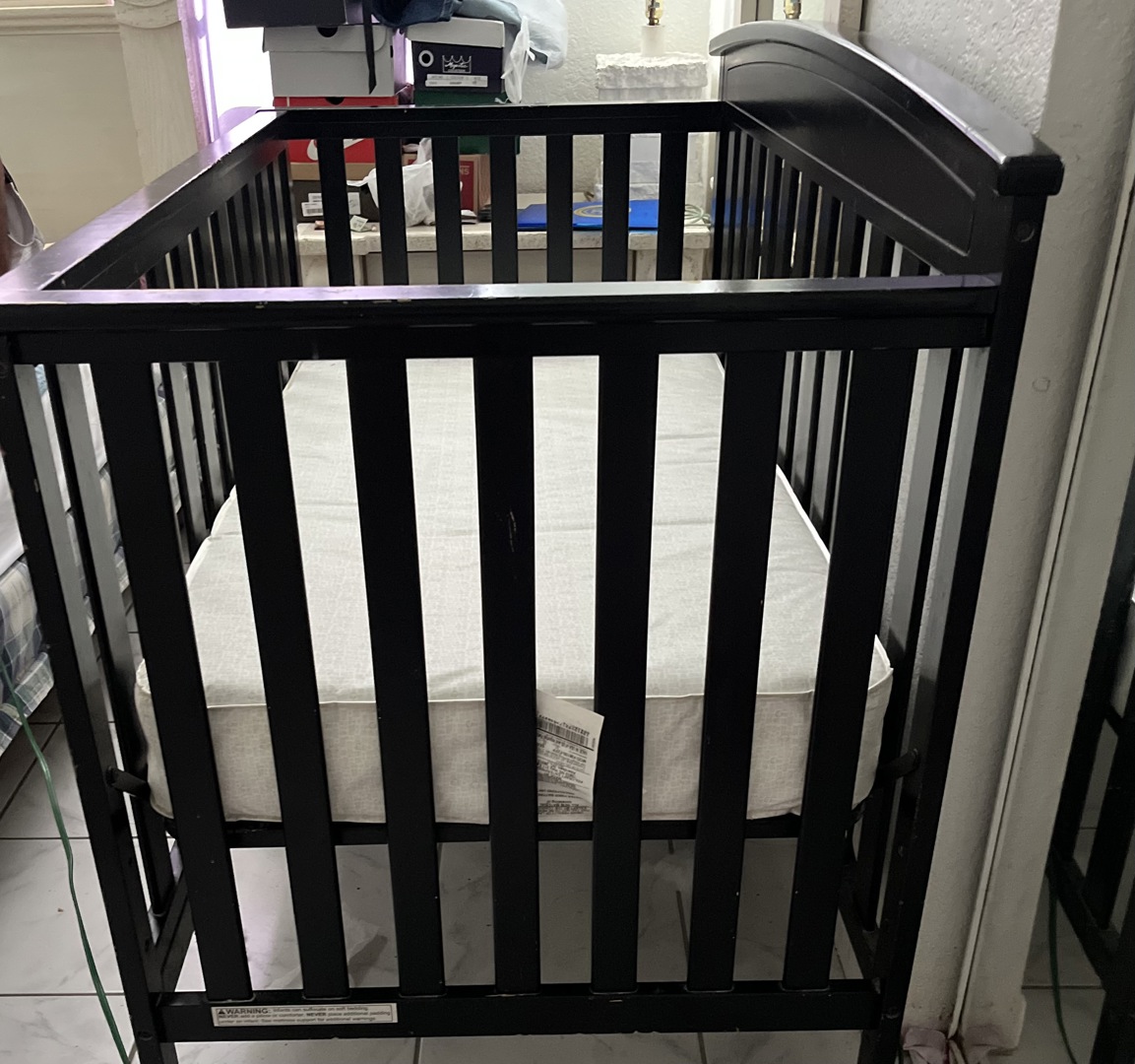 Sell hotsell baby crib