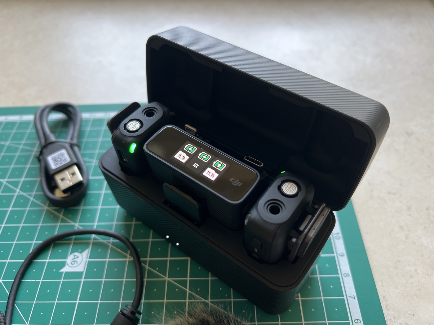 DJI Mic (2 TX + 1 RX + Charging Case), Wireless Lavalier