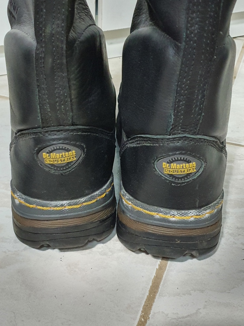 Dr martens safety hot sale boots sale