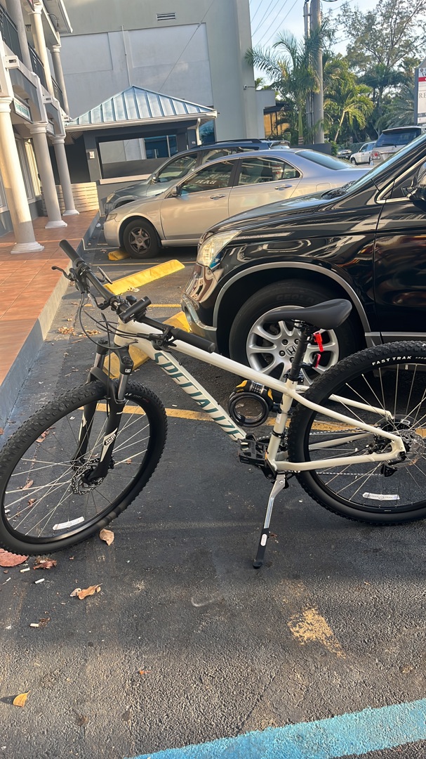 Specialized rockhopper 2021 on sale for sale