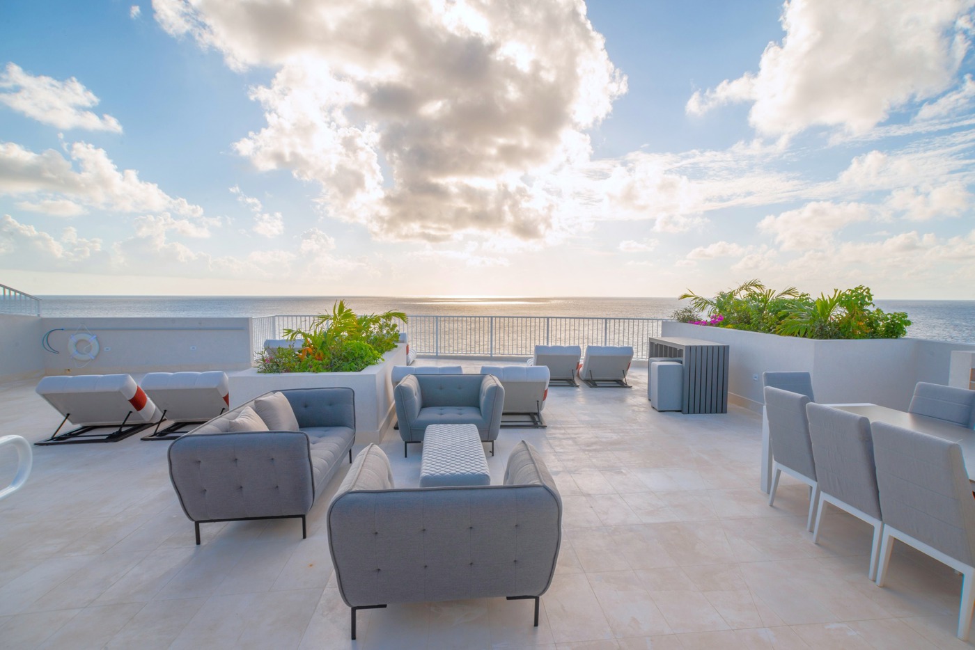 Ocean Front Penthouse New Luxury 3 bed 3 bath, (1&2 beds too)Rooftop ...