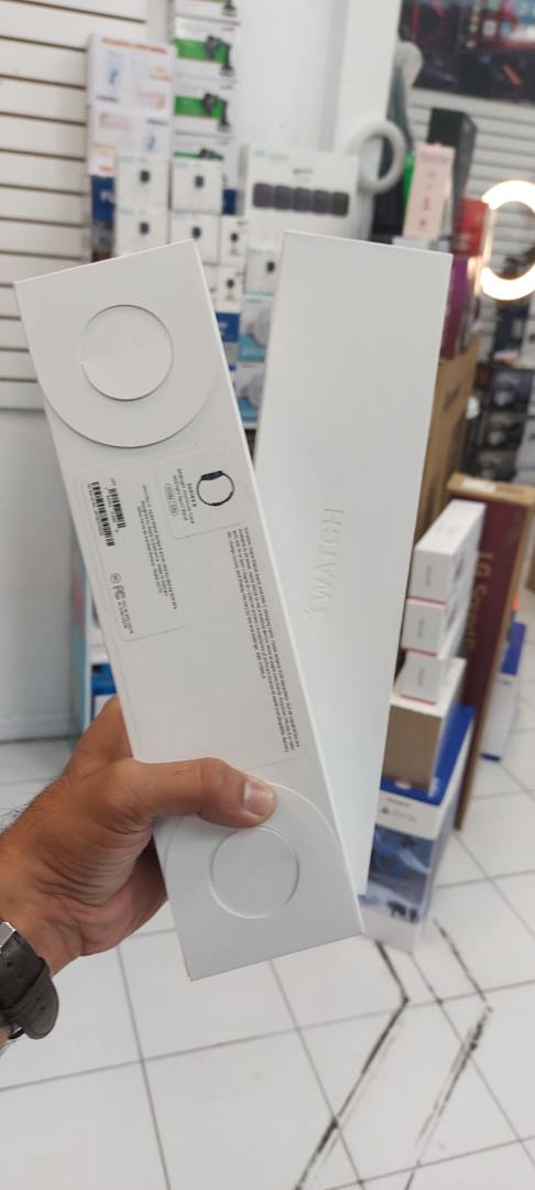 Apple Watch Series 8 45mm with one year apple care. - ecay