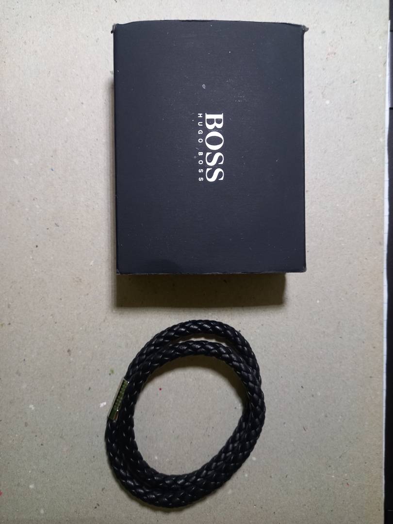 Hugo Boss Leather Bracelet/choker - ecay